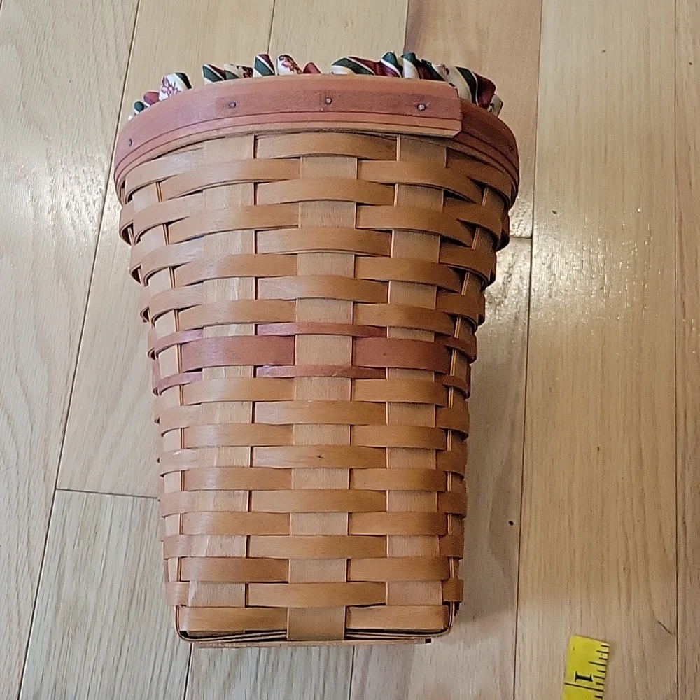Longaberger vintage 1998 May Series Snap Dragon Basket